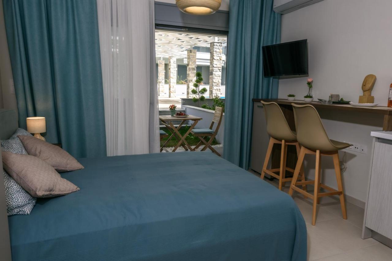 Itaka Studio Apartments - Halkidiki Suites Com Nikiti  Exterior foto